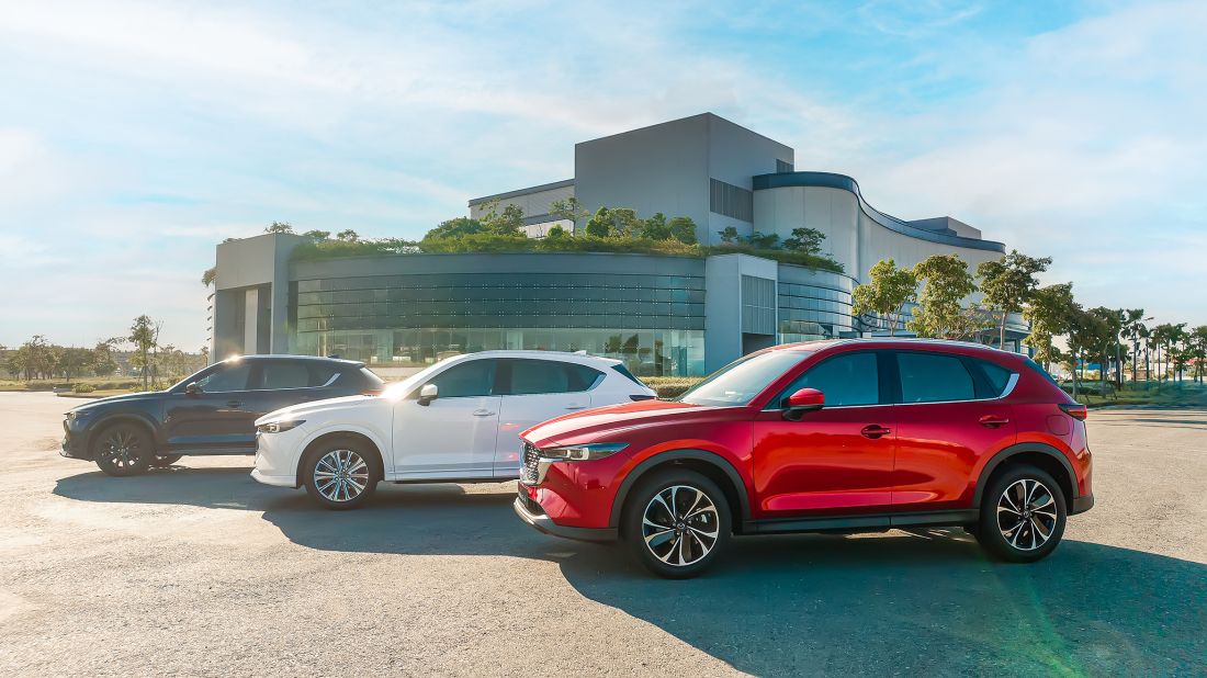 So kè Mazda CX-5 và Honda CR-V, giữa hai cái tên đình đám này, nên mua xe nào?