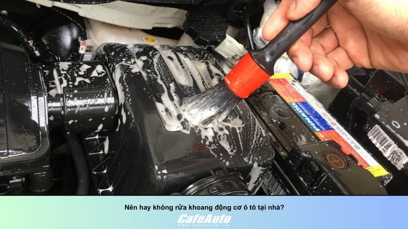 Nên hay không rửa khoang động cơ ô tô tại nhà?