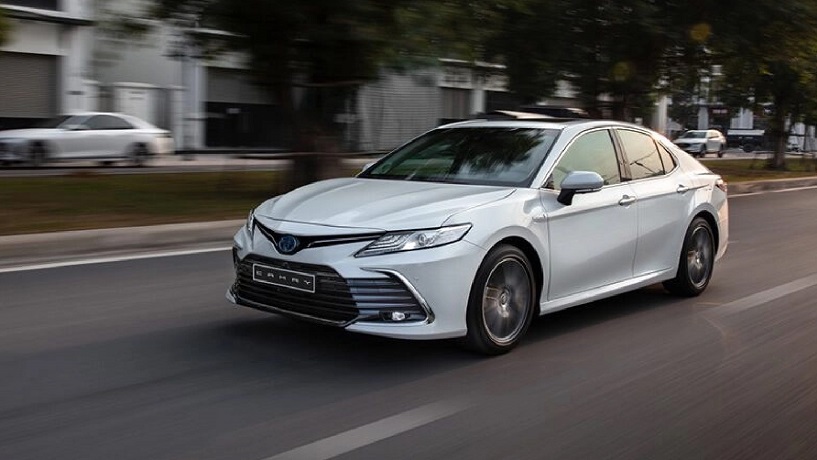 Khách Việt không còn chuộng sedan hạng D, Toyota Camry giảm sức bán tiệm cận với Kia K5