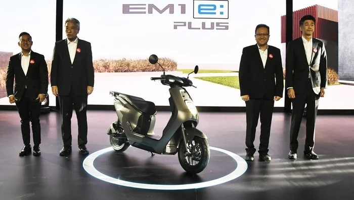 Xe máy điện Honda EM1 e: có dáng độc lạ, giá cao nhưng tầm hoạt động ngắn