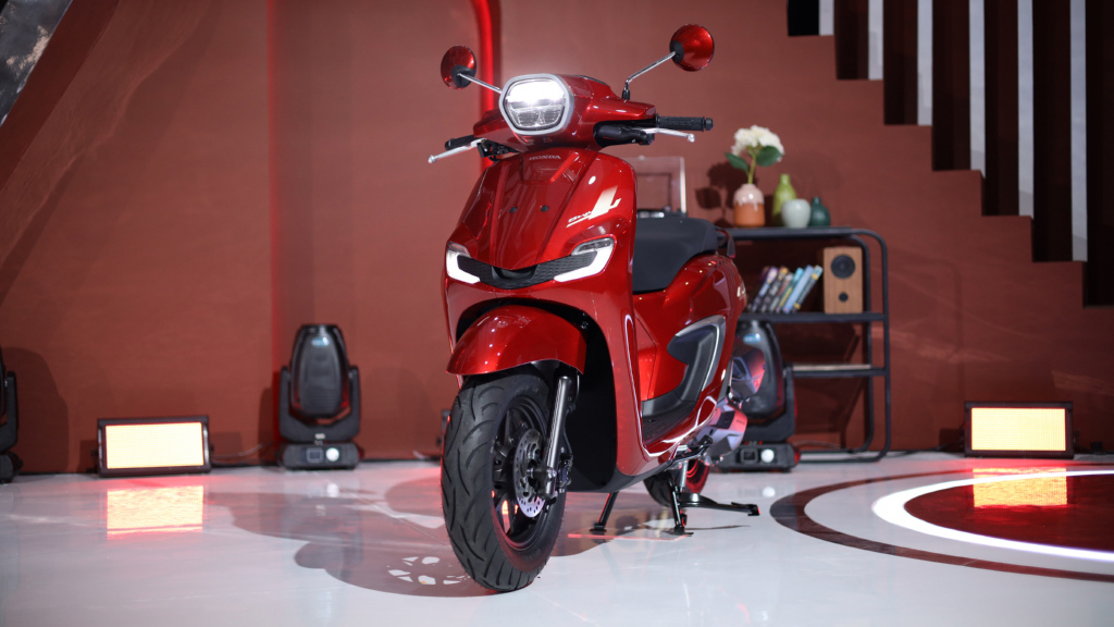 honda-ra-mat-scooter-new-hop-dang-chieu-suat-nhu-vario-160