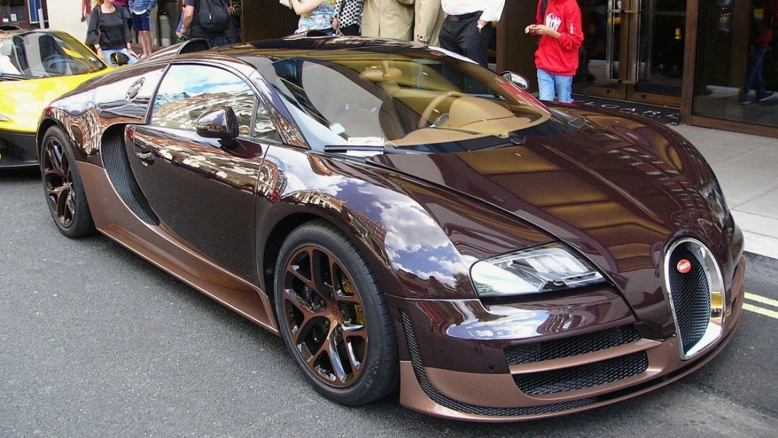 4-chiec-bugatti-veyron-sieu-hiem-bi-canh-sat-tich-thu