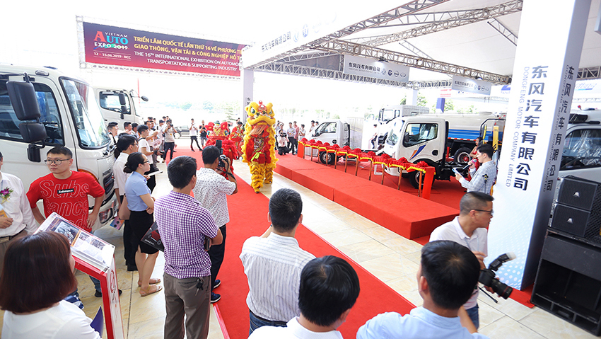 thich-ung-voi-bien-doi-khi-hau-la-chu-de-chinh-tai-vietnam-autoexpo-2024