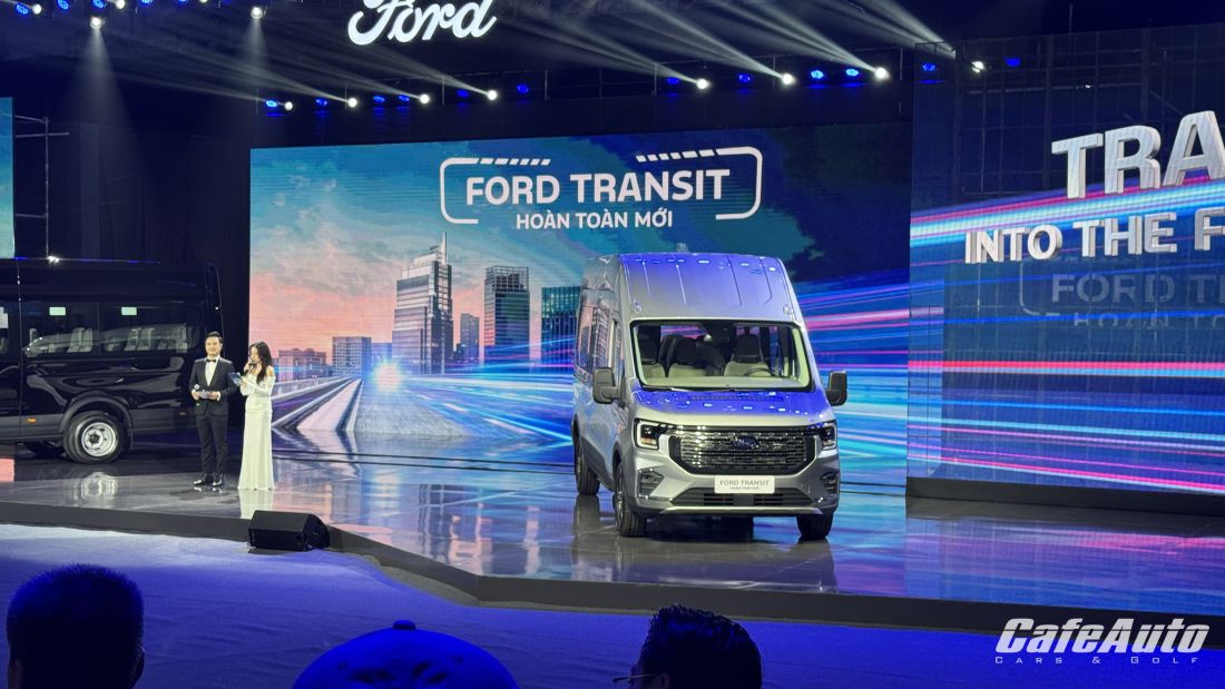 ford-transit-moi-co-3-phien-ban-chinh-va-2-bien-the-phu-gia-cao-nhat-gan-1-5-ty-dong