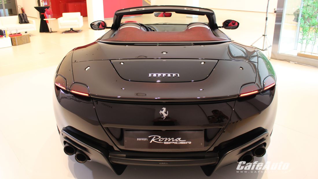 can-canh-sieu-xe-ferrari-roma-spider-tai-viet-nam