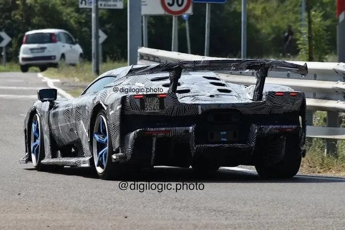 hinh-anh-dau-tien-ve-thiet-ke-cua-mau-xe-thay-the-ferrari-laferrari