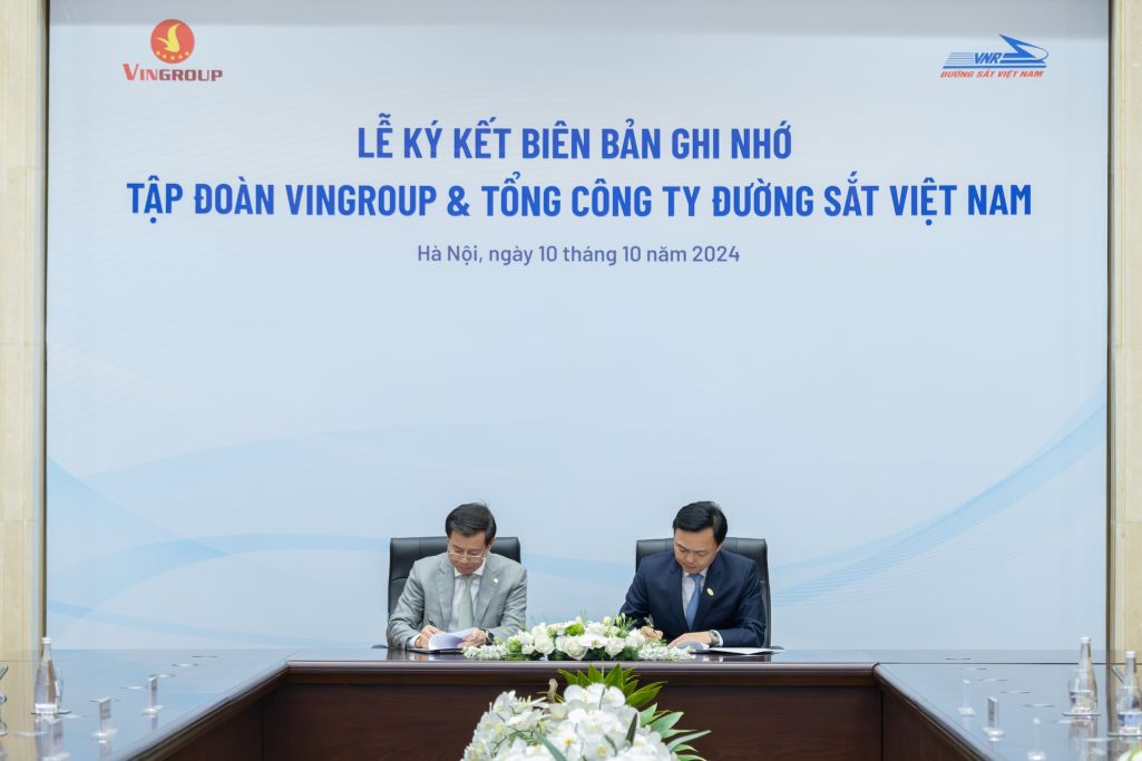 tap-doan-vingroup-ky-ket-hop-tac-thuc-day-chuyen-doi-xanh-voi-tong-cong-ty-duong-sat-viet-nam