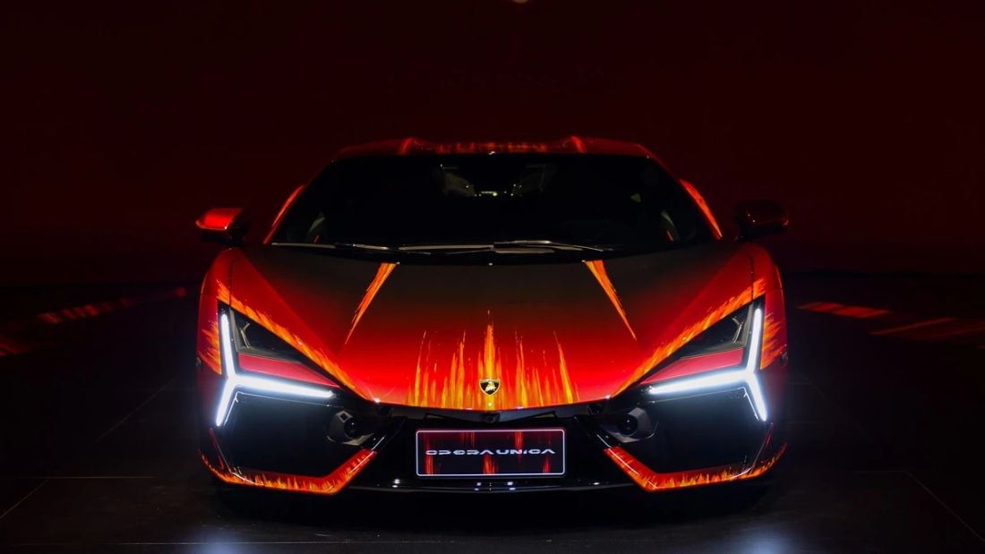 lamborghini-revuelto-co-them-phien-ban-opera-unica-de-hop-voi-gioi-nha-giau-chau-a