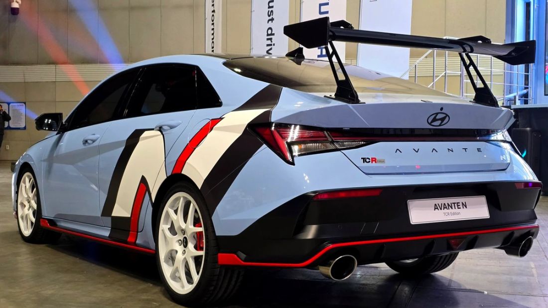 xe-dua-duong-pho-hyundai-elantra-n-co-them-phien-ban-tcr-edition