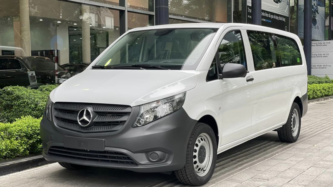 hai-mau-mpv-dat-tien-cua-mercedes-benz-bi-trieu-hoi-tai-viet-nam