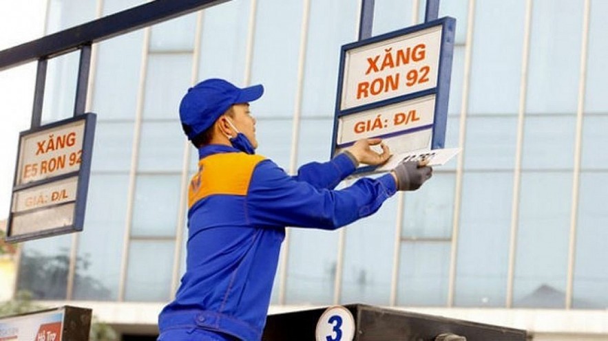 Xăng giảm, dầu tăng mạnh trước Tết Âm lịch 2025