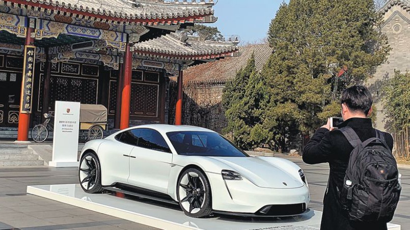 Không thay đổi quan điểm, Porsche đối diện khủng hoảng doanh số tại Trung Quốc
