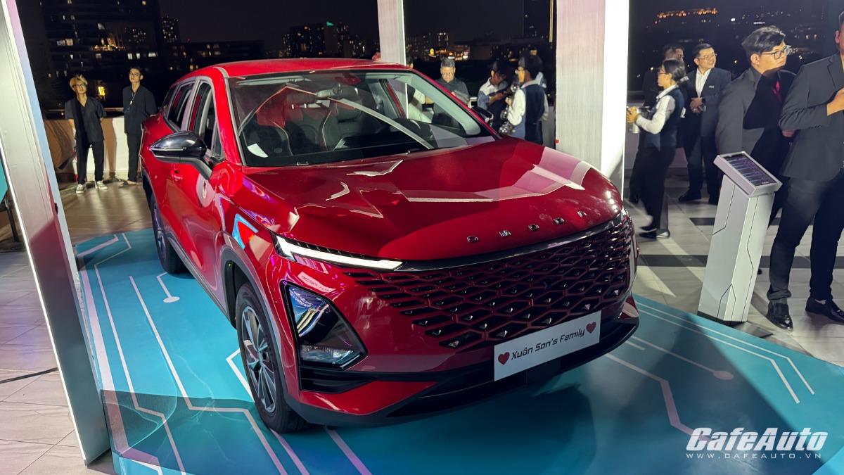 Bổ sung thêm bản tiêu chuẩn, Omoda C5 Luxury cắt trang bị gì mà giá bán như xe hạng A