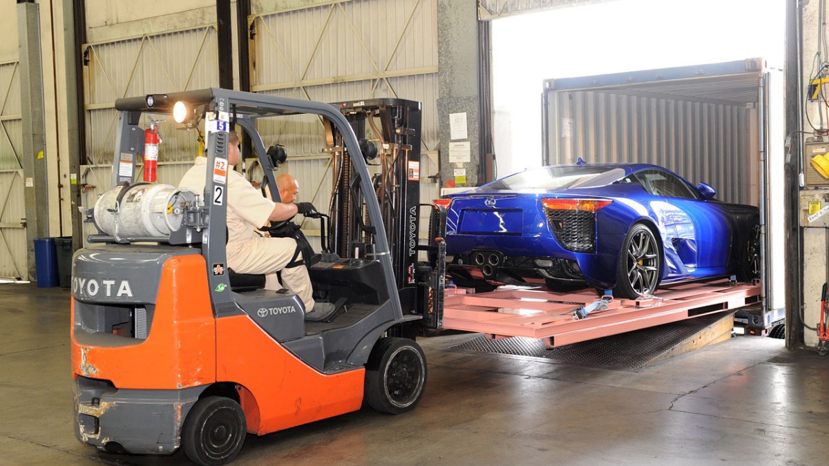 Nhiều loại ô tô nhập khẩu được giảm thuế từ 31/3, cơ hội cho xe dung tích lớn về Việt Nam