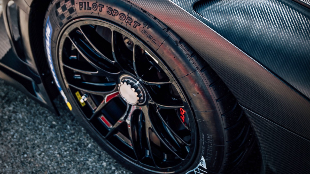 Trải nghiệm Bugatti Bolide đắt đỏ đến mức nào mà phải tốn 8.000 USD trong 30 phút