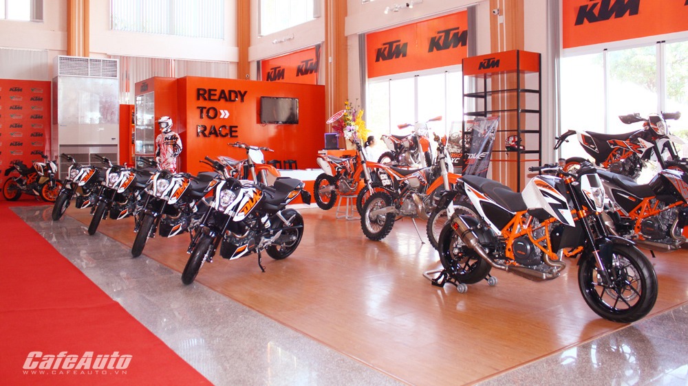 Sau loạt xả hàng, KTM và Husqvarna đóng cửa showroom tại Việt Nam