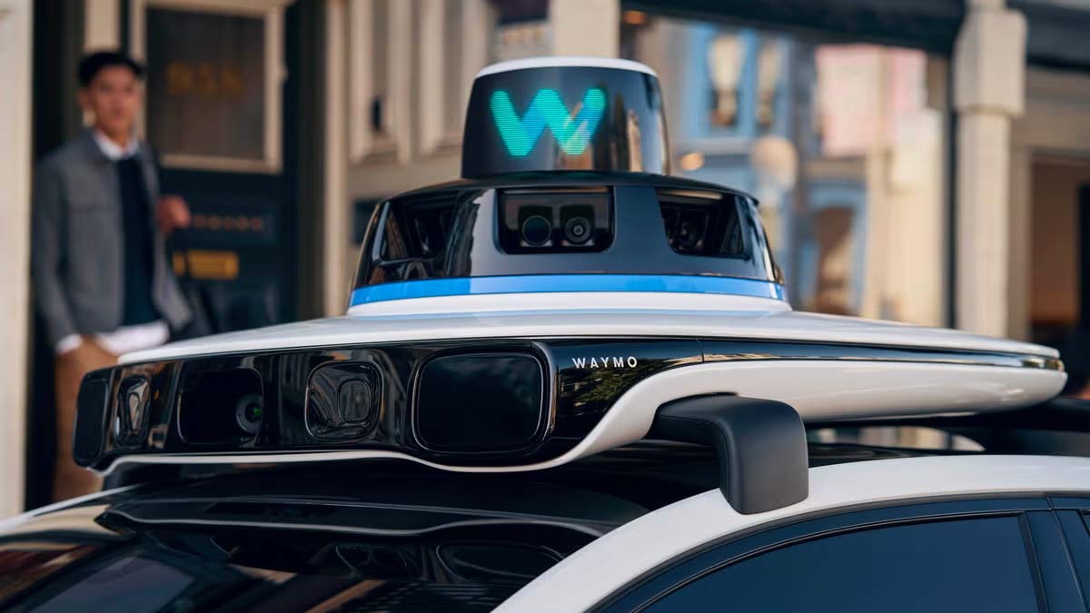 Bắt tay Waymo, Toyota tái khởi động tham vọng xe tự lái