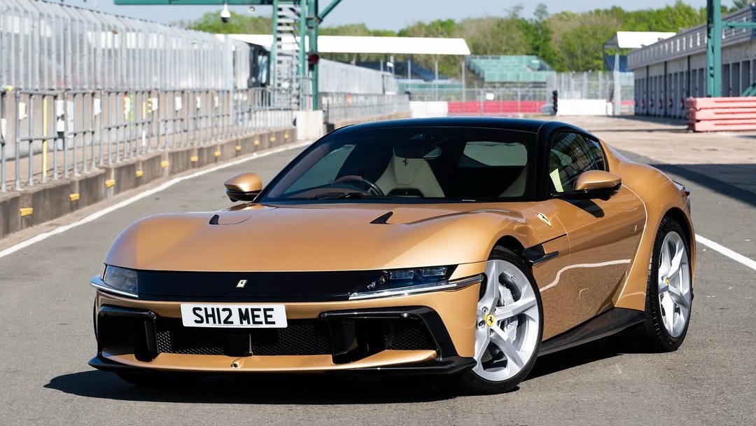 Ferrari 12Cilindri độc nhất gia nhập dàn siêu xe của youtuber nổi tiếng
