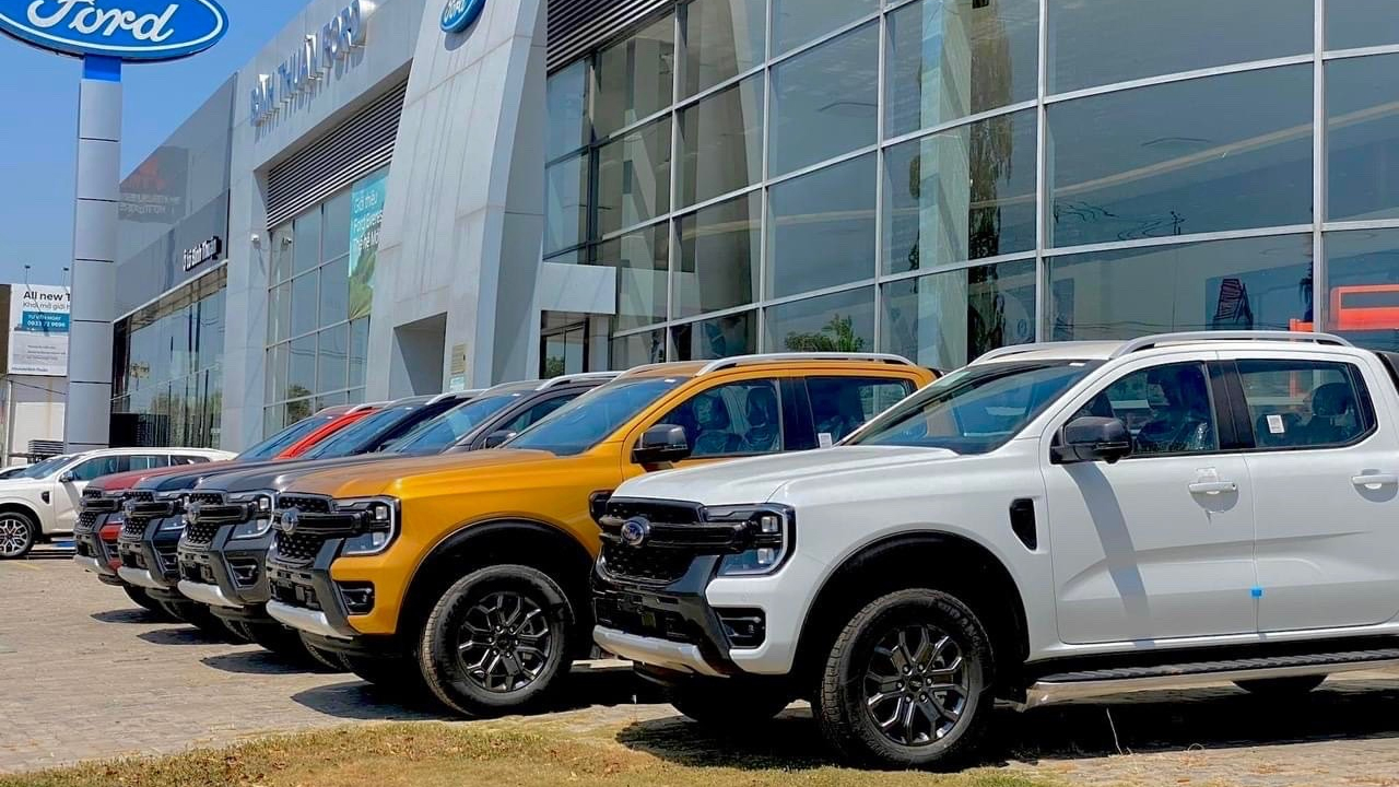 Xe Ford Ranger giảm giá mạnh - Cơ hội vàng cho khách hàng trước thềm Hilux ra mắt