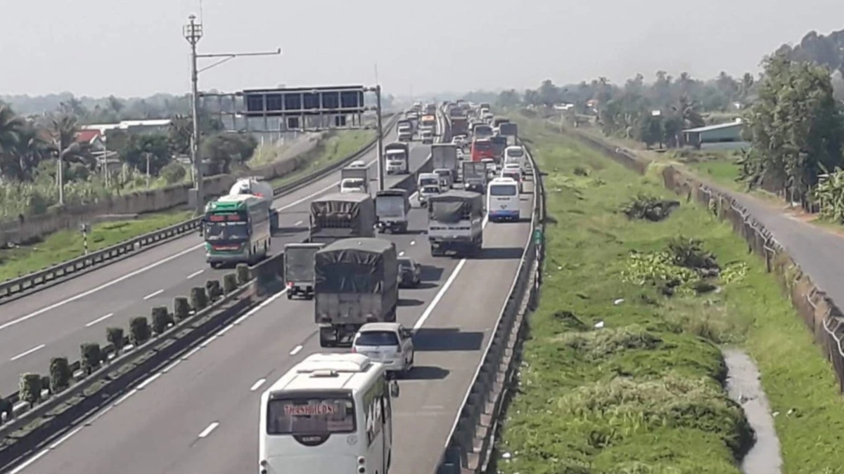 Cấm xe tải và xe khách chạy làn 1 cao tốc TP.HCM - Trung Lương từ 27/10/2025