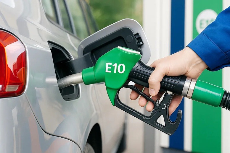 Có cần súc bình xăng trước khi đổ E10?