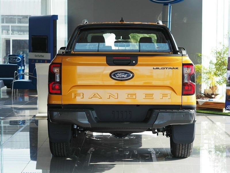 Ranger, Triton gặp đối thủ lớn nhất không phải Hilux mà là Everest, Fortuner và Santa Fe