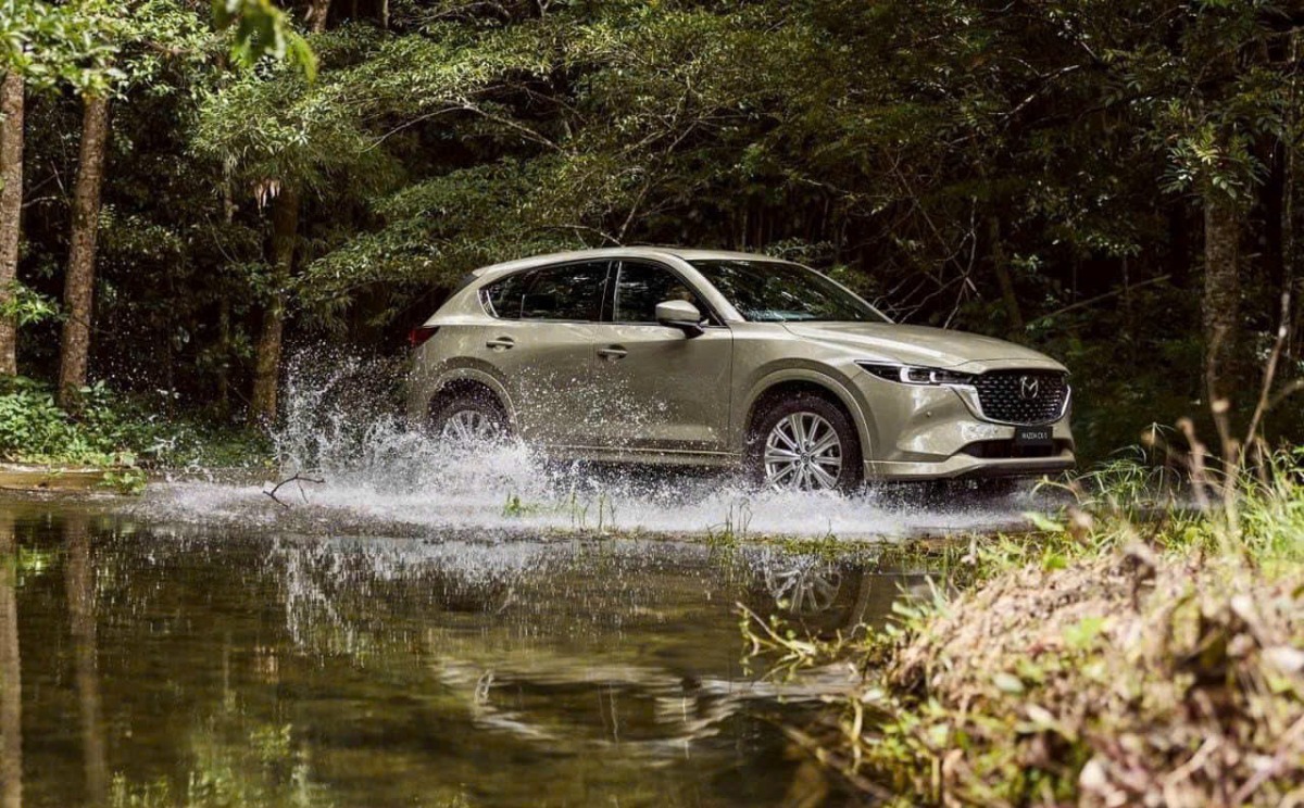 Mazda CX-5 giá rẻ chưa từng có: SUV cỡ C có đang đè sân SUV cỡ B?