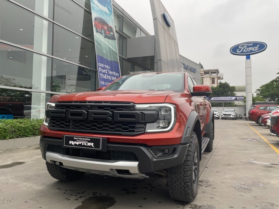 Ford Ranger Raptor: Chiếc bán tải giữ giá khiến người mua xe mới phát khóc