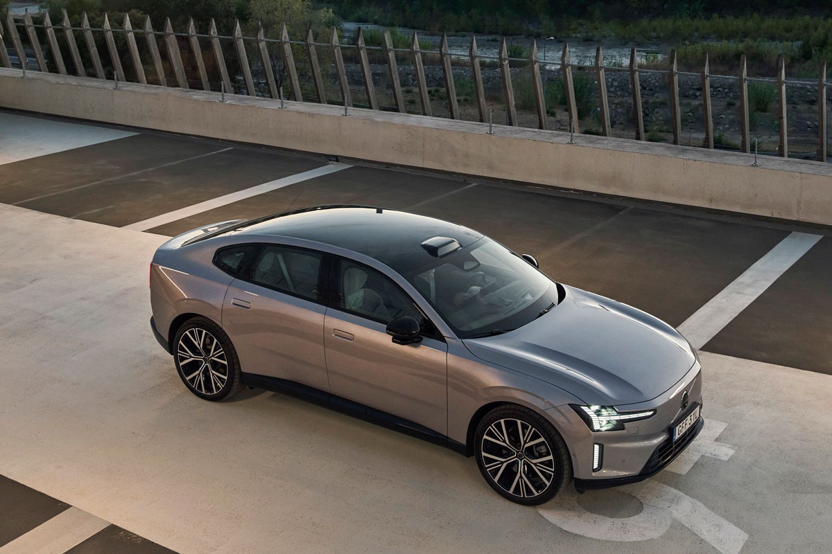 Volvo sắp bán 2 xe thuần điện mới ES90 và EX90 tại Việt Nam