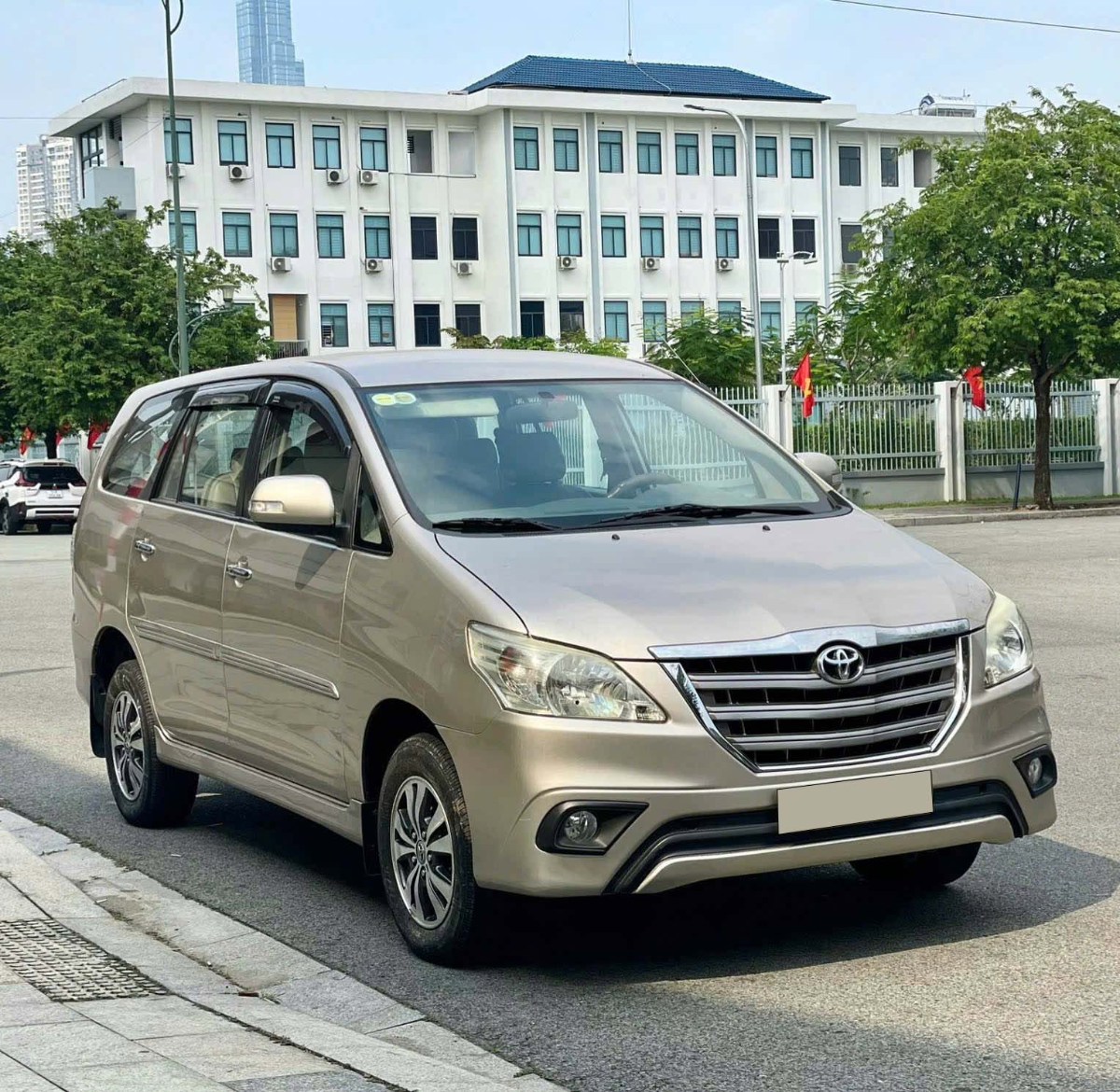Innova cũ sau 5 năm, 10 năm giờ giá bao nhiêu trên sàn xe cũ 2026: Vẫn là vua thanh khoản hay đã hạ nhiệt?