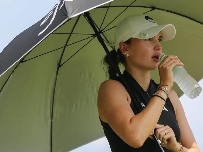 Chơi golf giữa trời nắng: 5 cách giữ thể lực suốt 18 hố