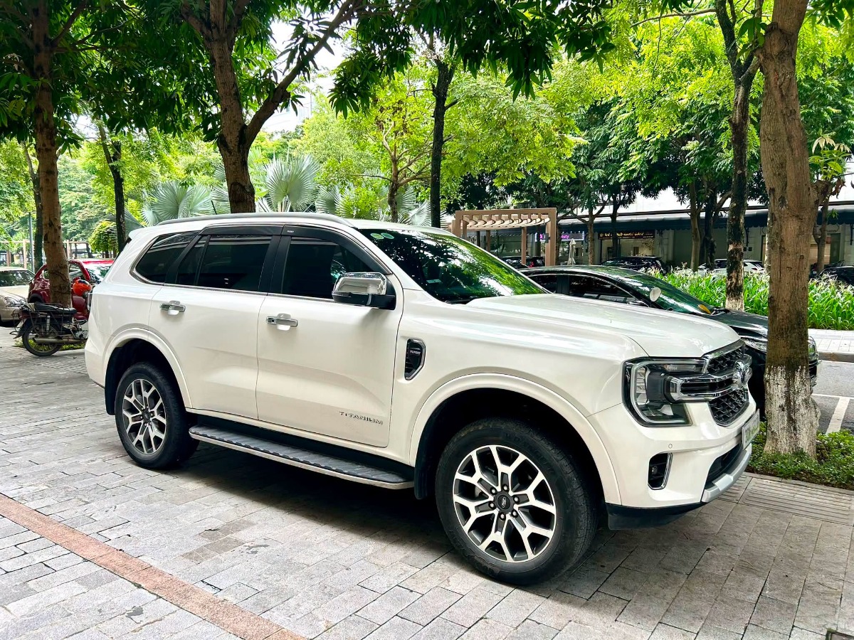 Ford Everest cũ sau 5 năm, 10 năm giờ bán được bao nhiêu? Thị trường xe cũ vẫn sôi động nhờ khả năng giữ giá đáng nể