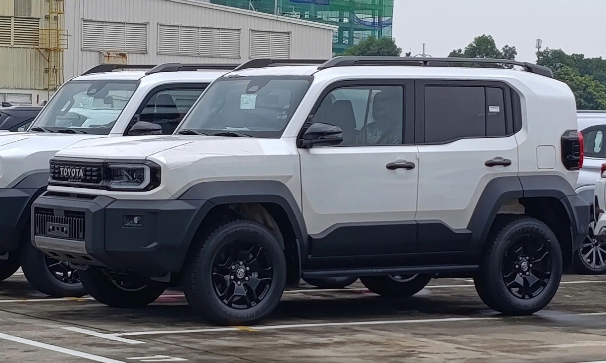 Toyota Land Cruiser FJ 2026 lộ diện tại cảng Việt Nam: SUV địa hình giá dự kiến 1,2 tỷ