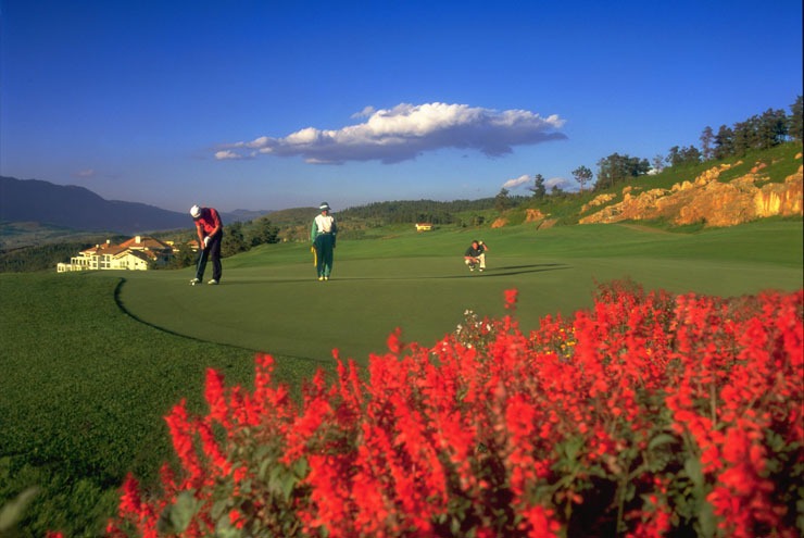 Kinh nghiệm đi tour golf Trung Quốc 2026: Chi phí, thủ tục visa và sân golf đẹp nhất