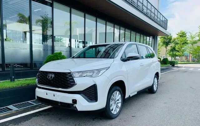 Có nên mua Toyota Innova Cross cũ? Giá xe và kinh nghiệm thoát pressing xe dịch vụ hoàn lương
