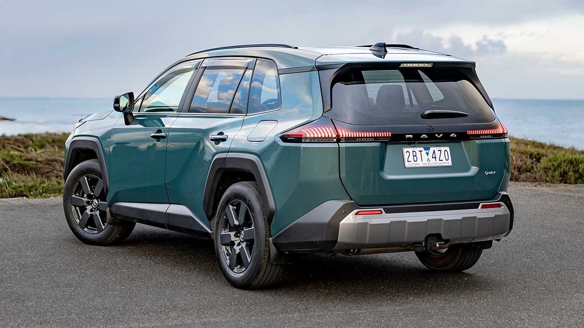 Toyota RAV4 2026: Giá bán, đánh giá chi tiết, thông số, ưu nhược điểm và có nên mua tại Việt Nam?