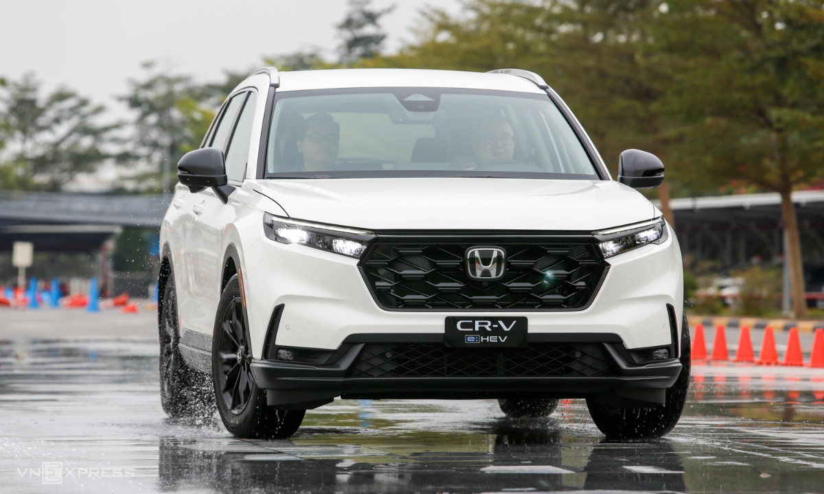 Top 6 xe hybrid tiết kiệm xăng đáng mua nhất 2026: Đánh giá chi tiết & bảng giá