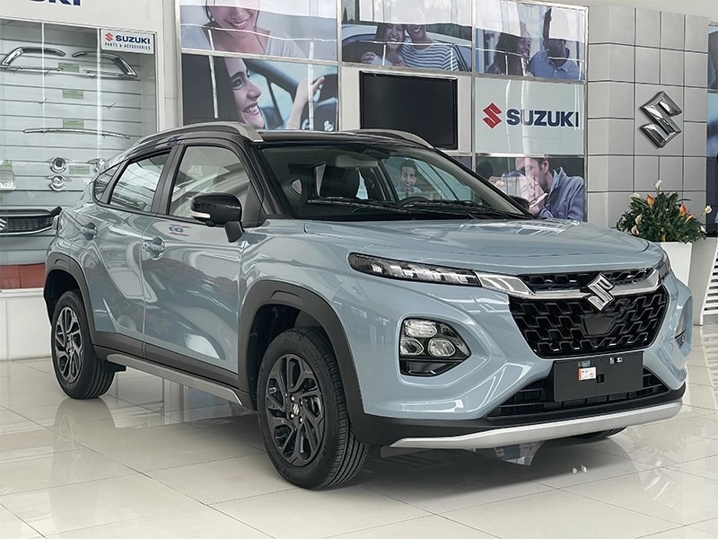 Suzuki Fronx 2026 giá hạ 430 triệu có hấp dẫn hơn so với Raize và Sonet