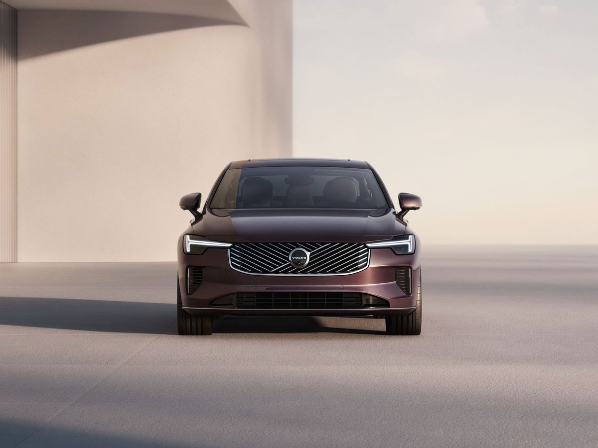 Volvo S90L mới tại Việt Nam: Sedan hạng sang trục cơ sở dài có gì đáng chú ý?