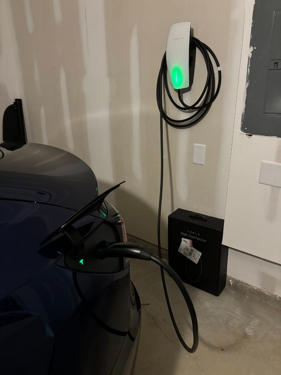 Người Việt mua xe Tesla rồi có thể sạc tại nhà không? Có mua được pin khủng Tesla?