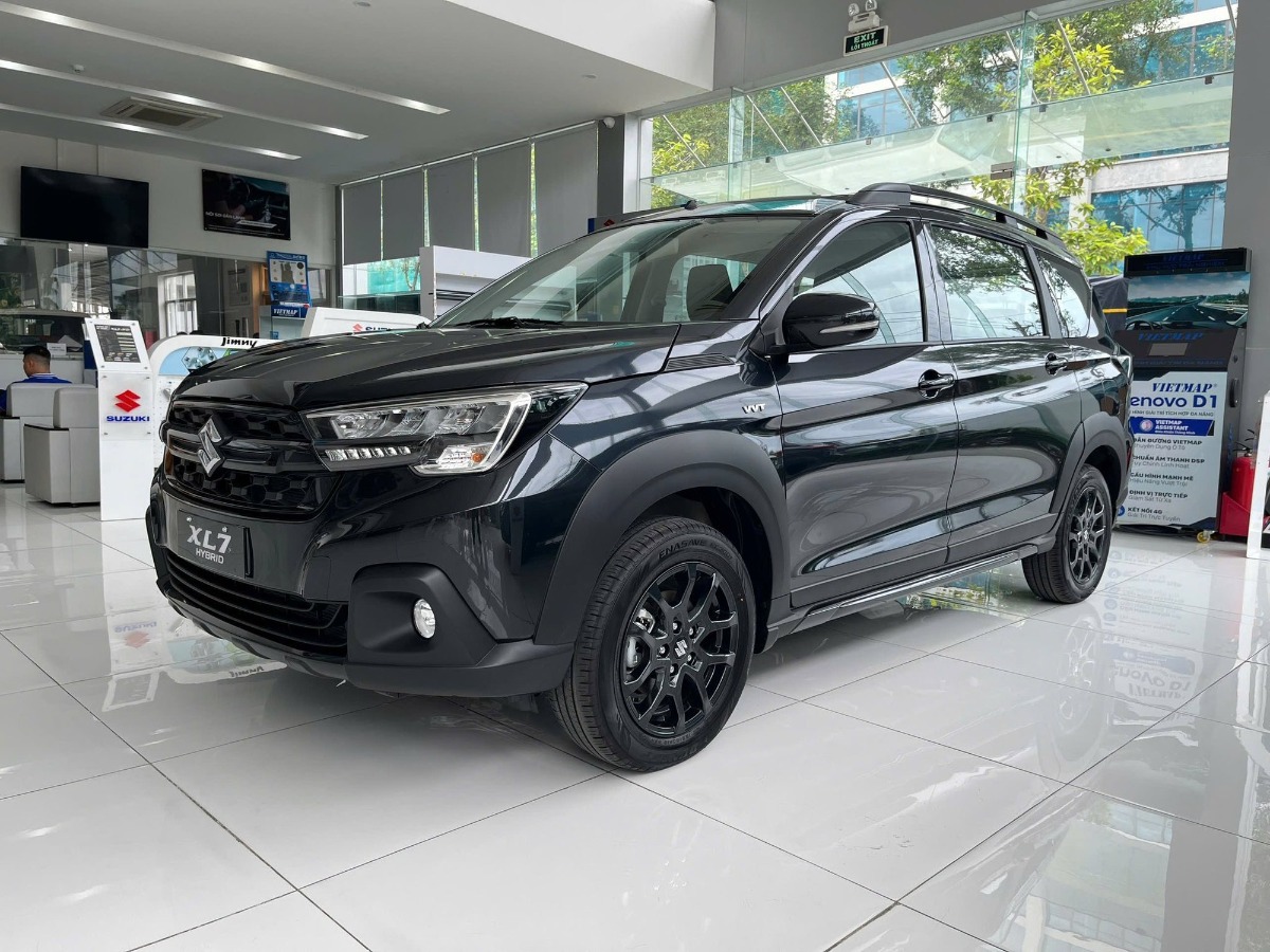 Giá xe Suzuki XL7 giảm chạm ngưỡng, thấp hơn cả Accent lẫn Vios bản tiêu chuẩn