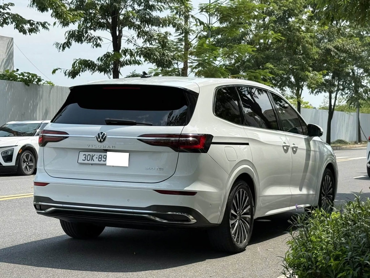 Volkswagen Viloran lướt trên sàn xe cũ giá bao nhiêu, nên mua giá nào cho Viloran lướt 1 năm, đã qua sử dụng 3 - 5 năm?