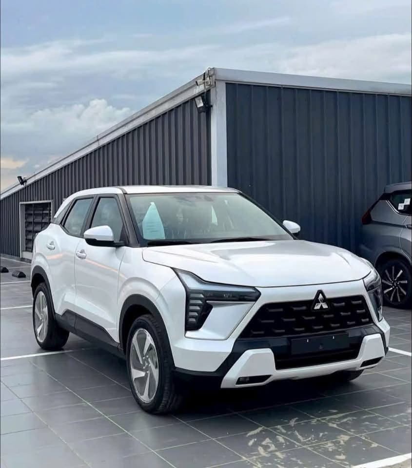 Giá Mitsubishi Xforce tháng 10/2026: Ưu đãi 100% phí trước bạ, bản nào đáng mua?