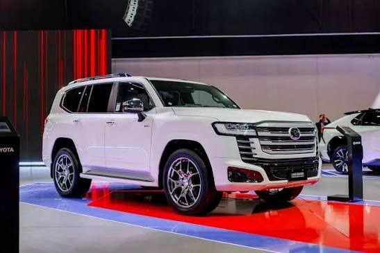 Lù lù vác lu chạy nè mấy chế, người Việt chi gần 550 tỷ đồng cho Toyota Land Cruiser HEV trong tháng 9/2026