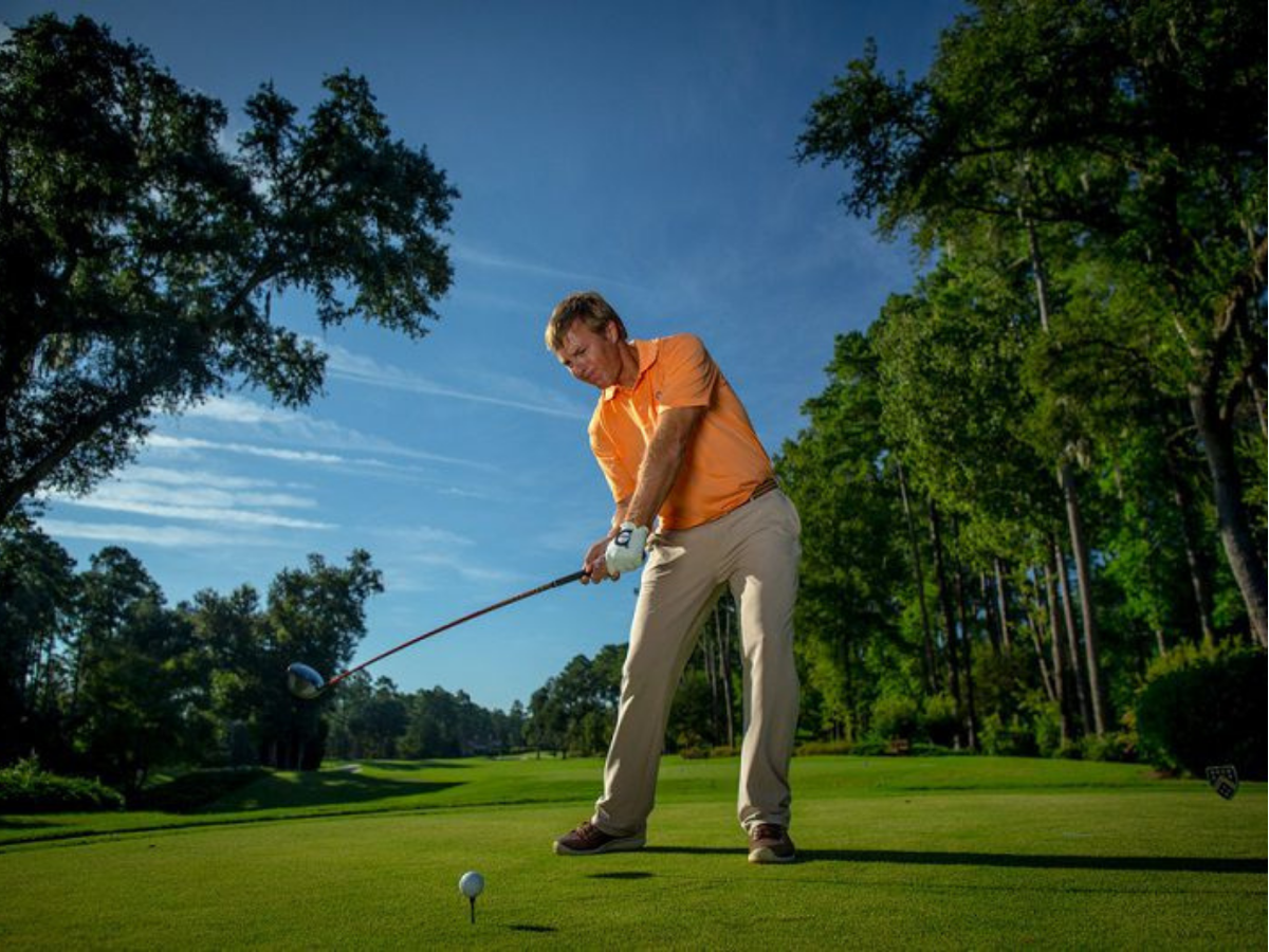 Chơi golf trong điều kiện gió: 3 điều golfer cần điều chỉnh