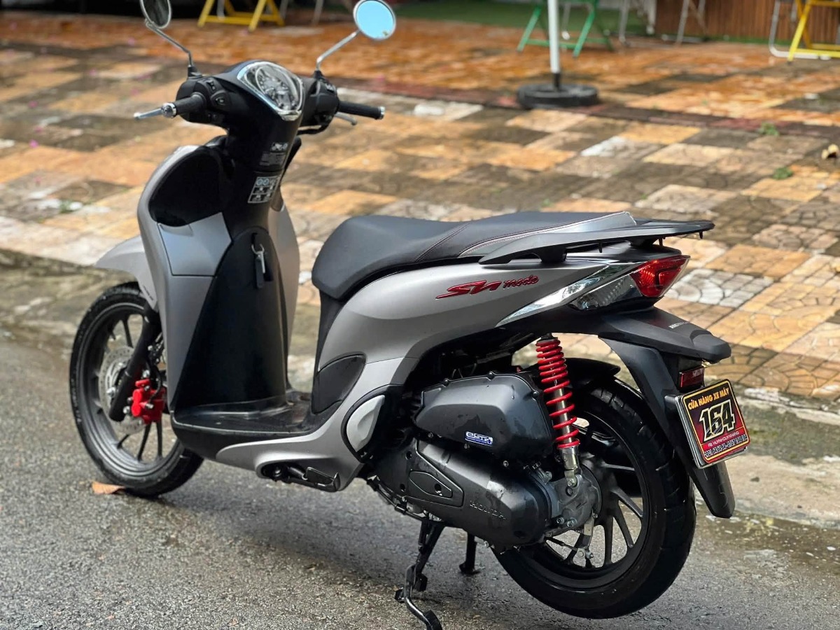 Xe tay ga cao cấp tháng 10: Honda SH Mode 2026 điều chỉnh giá