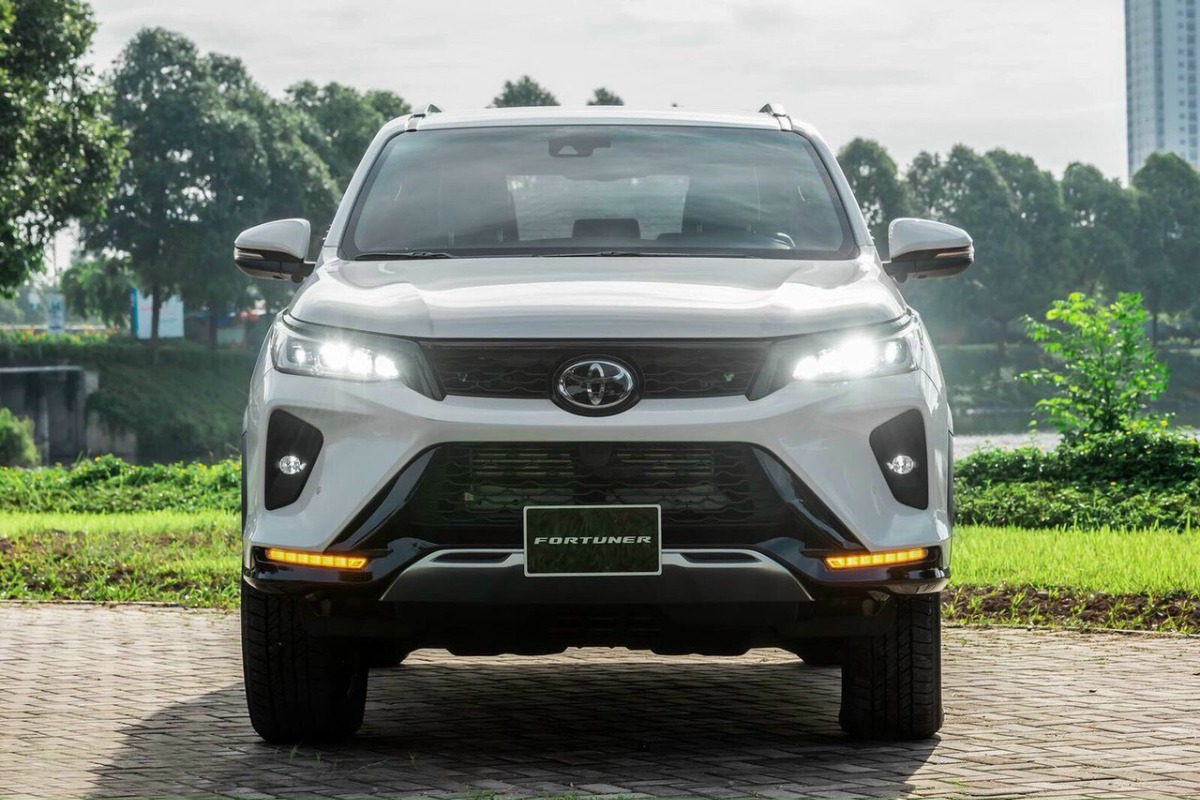 Fortuner bán chậm hơn Everest, vì sao xe Fortuner cũ vẫn giữ giá?