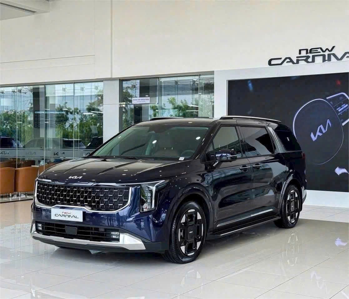 Kia Carnival được đà giảm mạnh đến gần 200 triệu đồng, bản Signature 7 chỗ chỉ còn 1,399 tỷ đồng
