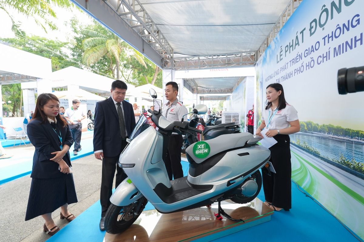 TP.HCM dự kiến toàn bộ cán bộ, công chức chuyển sang sử dụng xe năng lượng xanh từ năm 2030