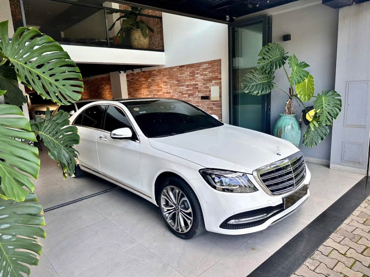 Xe Mercedes S450 lướt đang rao trên sàn xe cũ tầm bao nhiêu, nên mua giá nào cho xe đã sử dụng 2 năm, 5 năm và 10 năm?